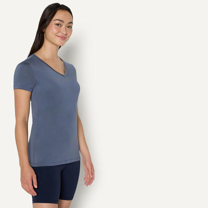 Amazon Essentials Women's Active Quick Dry Tech Stretch Short-Sleeve V-Neck T-Shirt (Available in Plus Size), Pack of 2