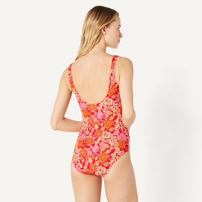 Amazon Essentials Women's One-Piece Scoop Neck Coverage Swimsuit (Available in Plus Size)