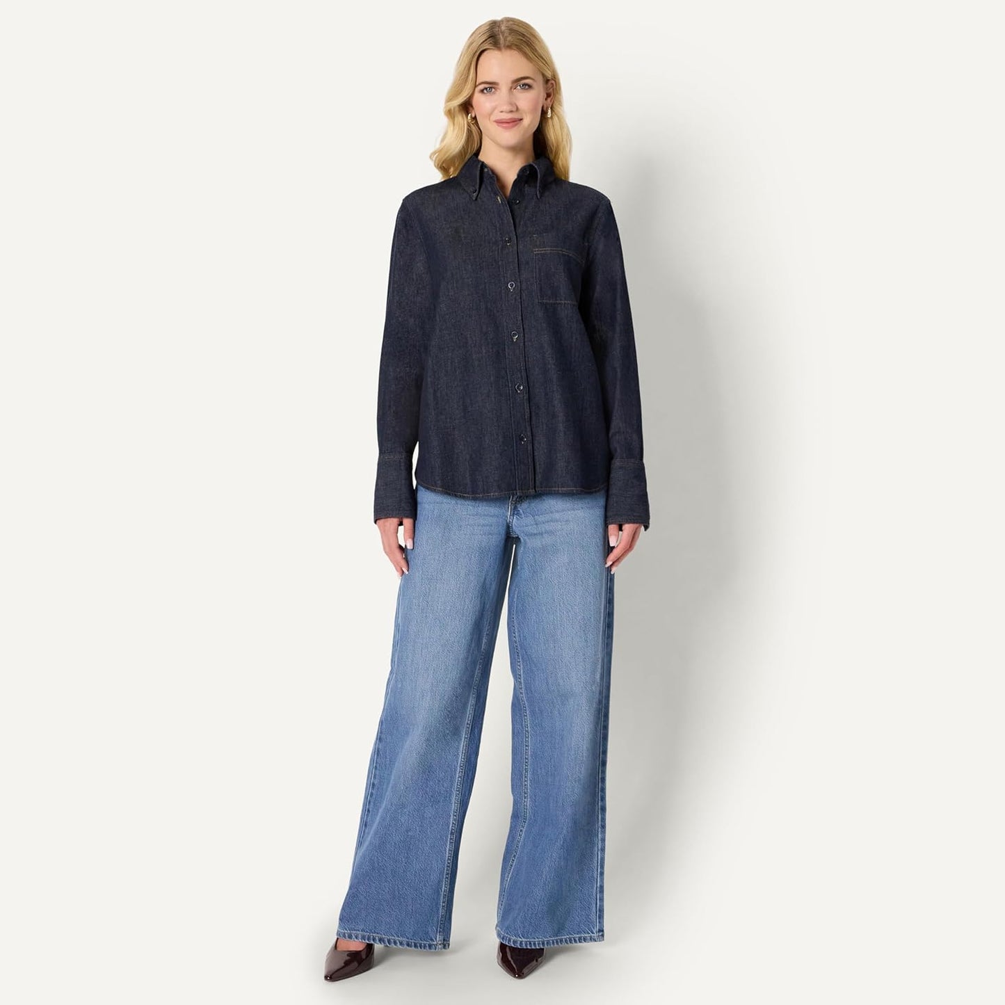 Amazon Essentials Women's Oversized-Fit Denim Button-Down Shirt