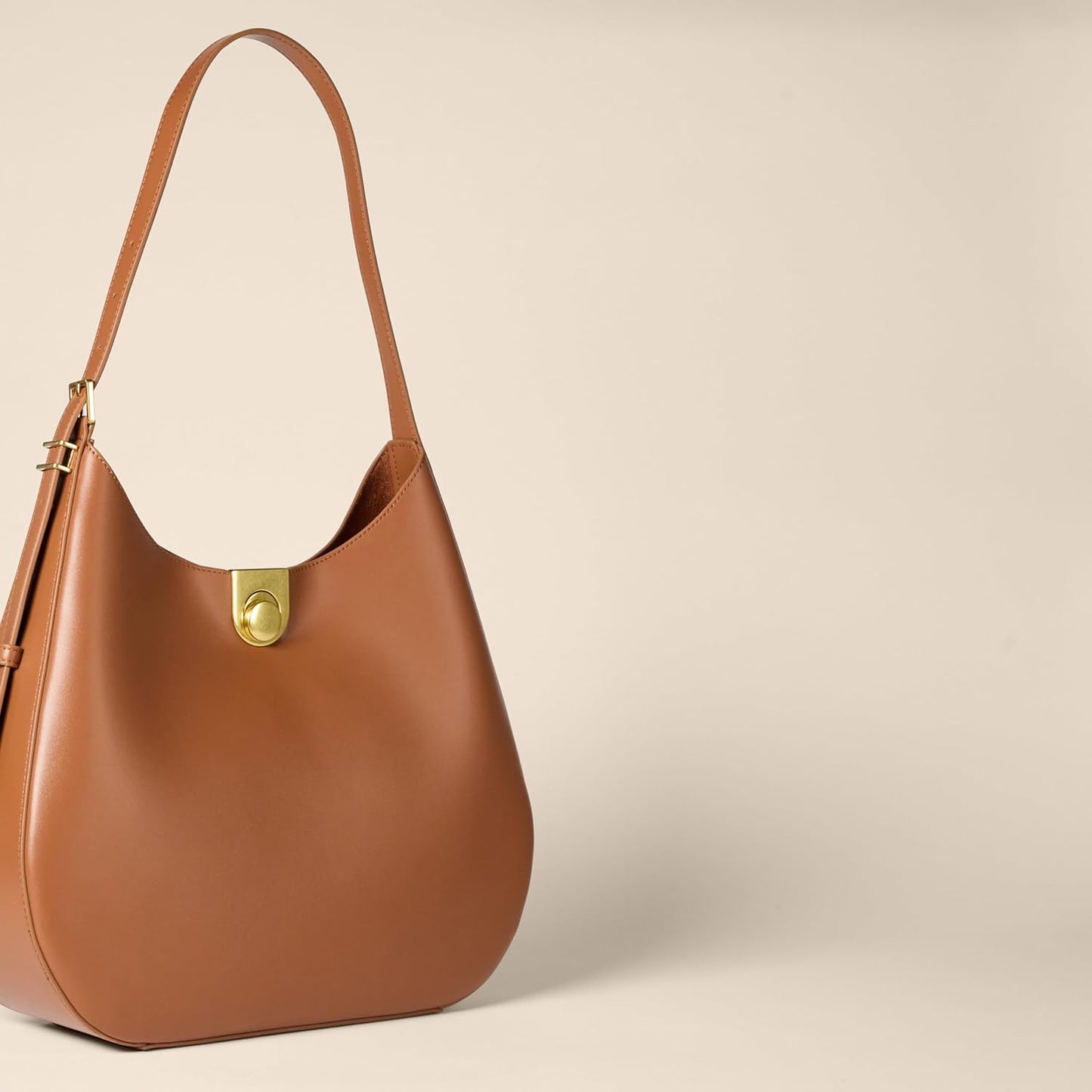 Amazon Essentials Women's Shoulder Bag