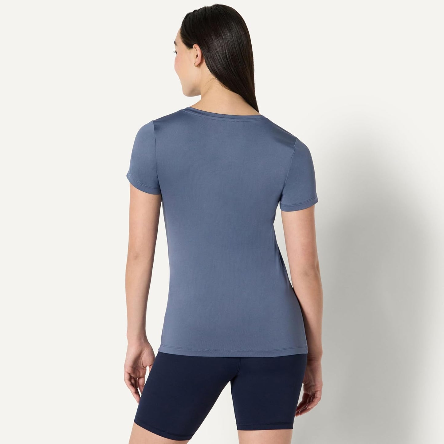Amazon Essentials Women's Active Quick Dry Tech Stretch Short-Sleeve V-Neck T-Shirt (Available in Plus Size), Pack of 2