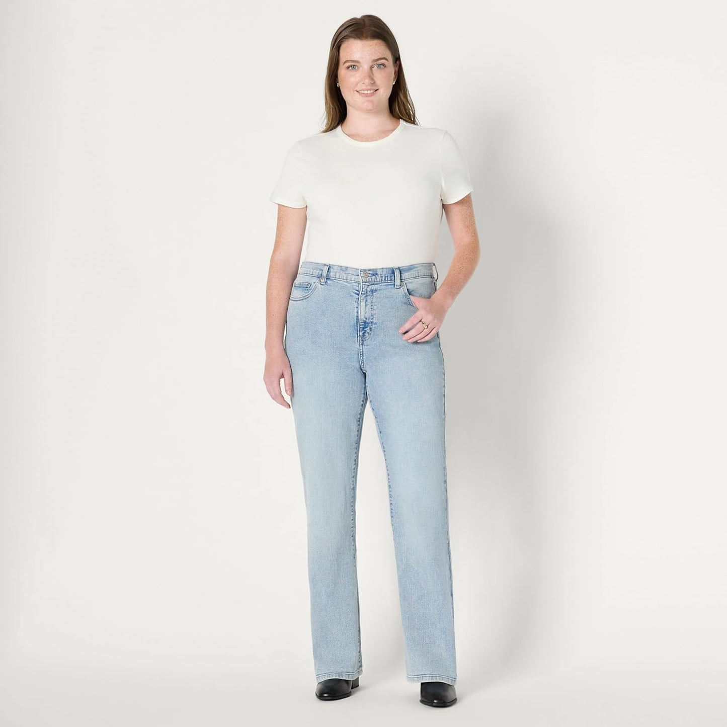 Amazon Essentials Women's Curvy Slim-Fit Mid-Rise Bootcut Jeans