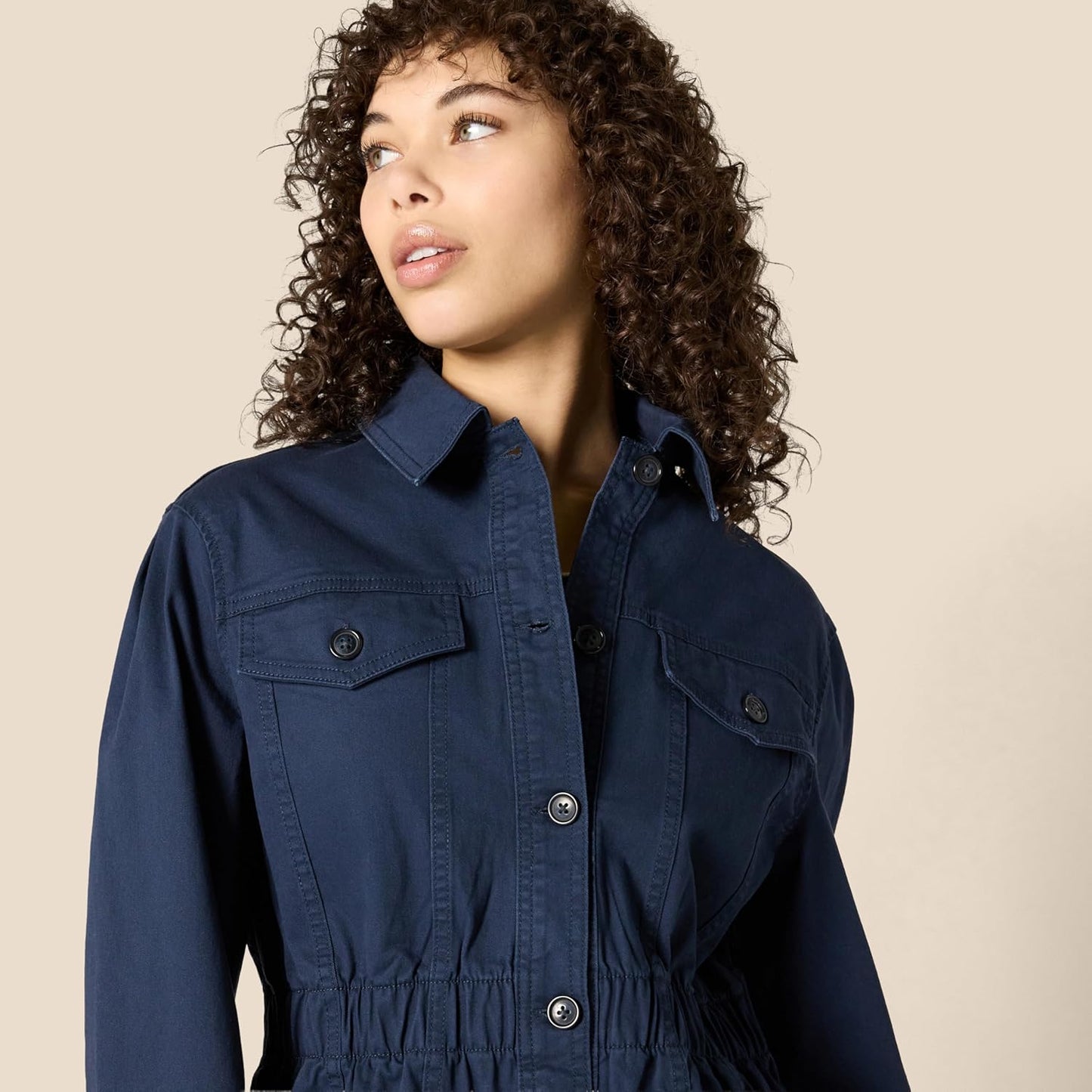 Amazon Essentials Women's Relaxed-Fit Dropped Shoulder Midweight Cotton Twill Jacket