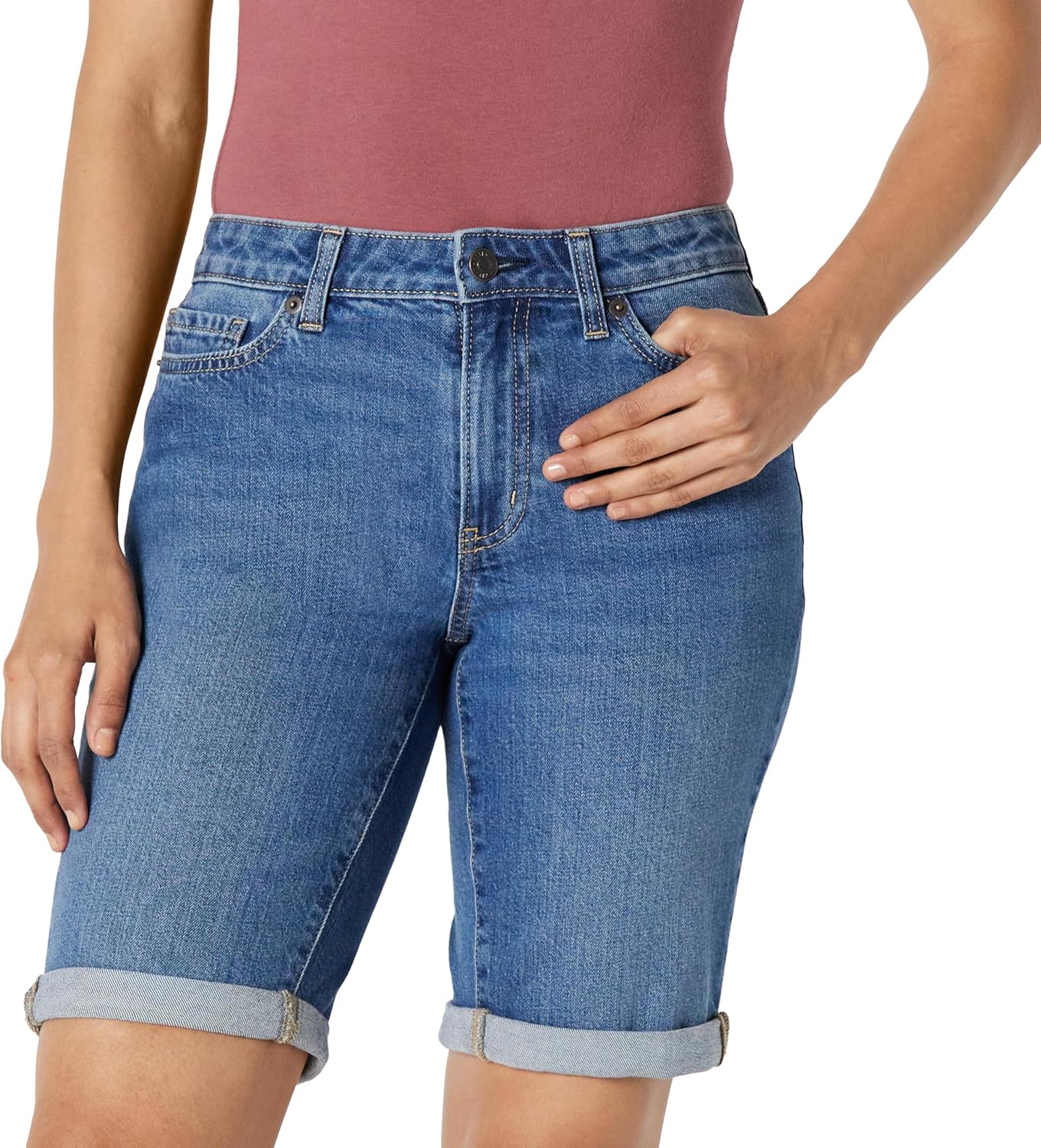 Amazon Essentials Women's Mid-Rise Slim Fit Bermuda Shorts with Pockets